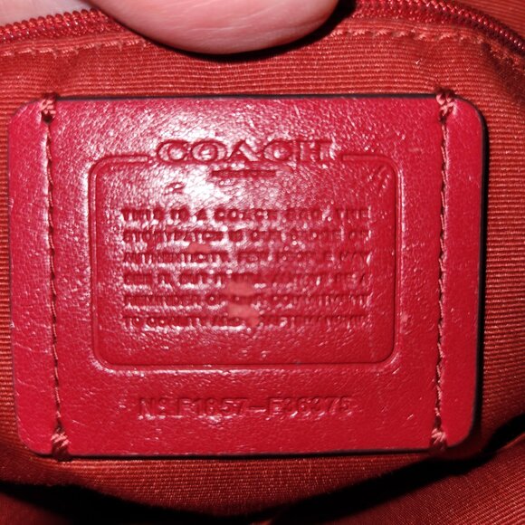 Coach Gallery Tote in Signature Canvas! EUC - Picture 9 of 9